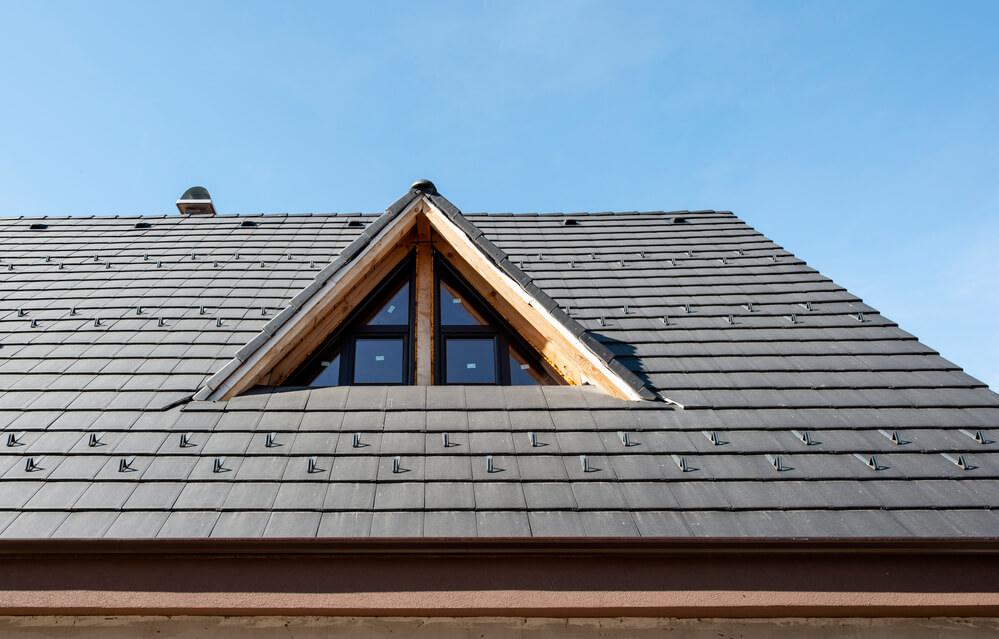 Advantages of Hiring Lake Mary Roofing Contractors Over Doing It Yourself